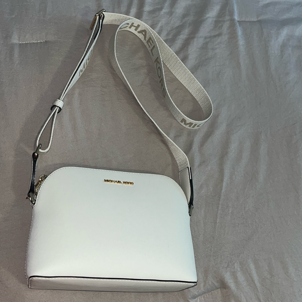 Michael Kors shoulder/crossbody